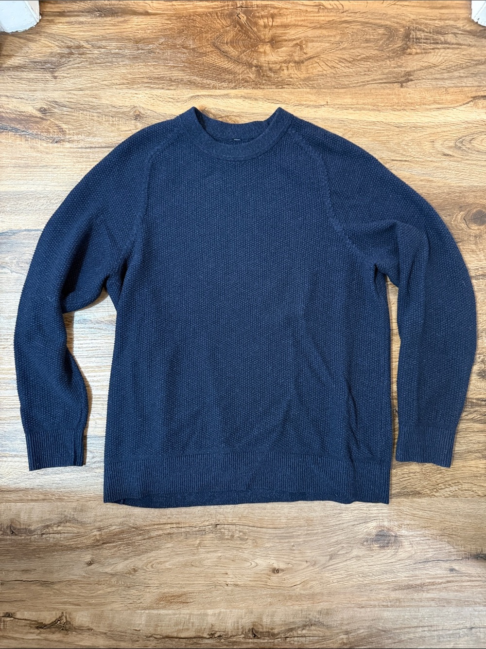 lululemon athletics Men’s Navy Blue Waffle Thermal Crewneck Longsleeve size M